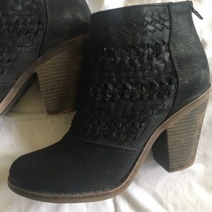 Fergalicious Wanderer Bootie Size 7